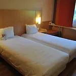 Ibis Loriol