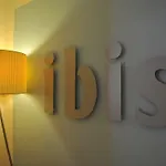 Ibis Loriol 3*