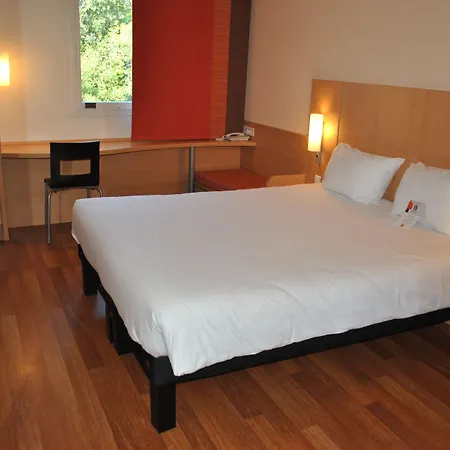 Ξενοδοχείο Ibis Loriol 3*