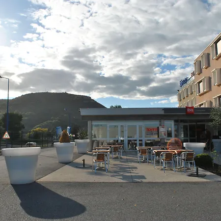 Ibis Loriol 3*