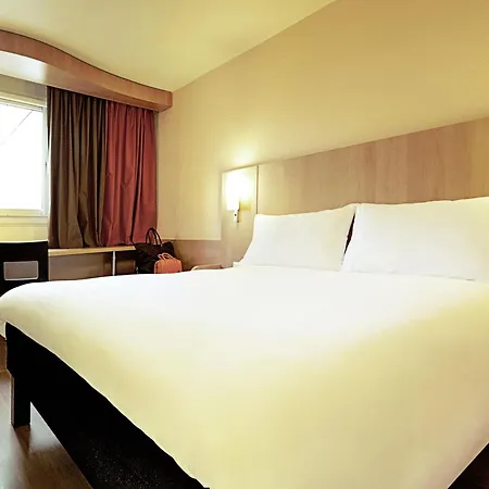 Ibis Loriol 3*