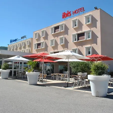 מלון Ibis Loriol 3*