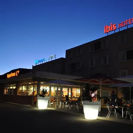 Ibis Loriol מלון