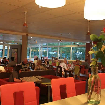 Ibis Loriol מלון לה פוזן
