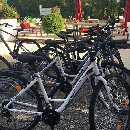 Ibis Loriol 호텔 3*