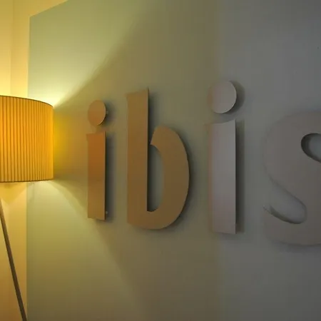 Ibis Loriol 3*