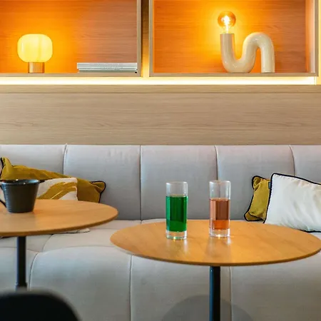 Ibis Loriol 3*