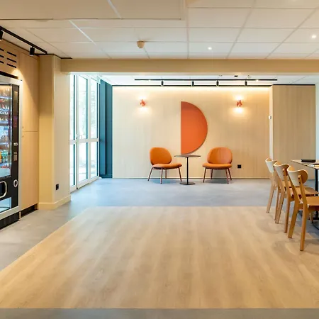 Ibis Loriol 3*
