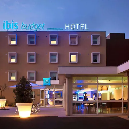 Ibis Loriol 3*