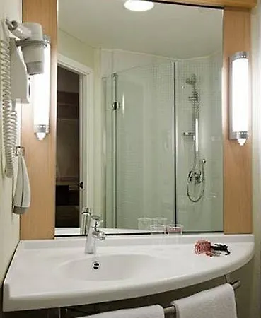 Ibis Loriol 3*