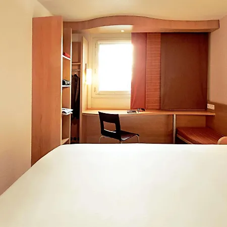 Hotel Ibis Loriol 3*